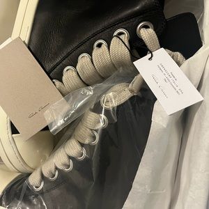 Size 40 Rick Owens. Too big for me. never worn!! I just need them off my hands